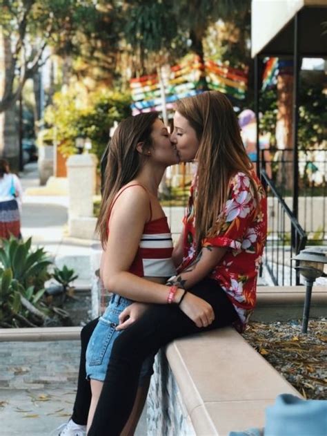 petite lesbian|Petite lesbian